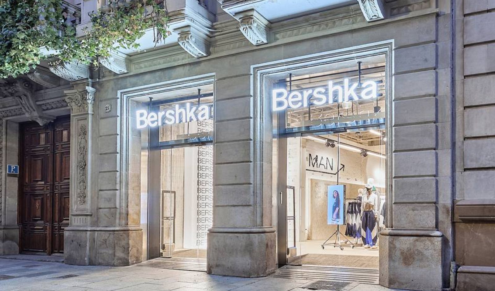 BERSHKA Launches Flagship Store in Bengaluru at Phoenix Mall of Asia - Indian Retailer BERSHKA Launches Flagship Store in Bengaluru at Phoenix Mall of Asia - Indian Retailer