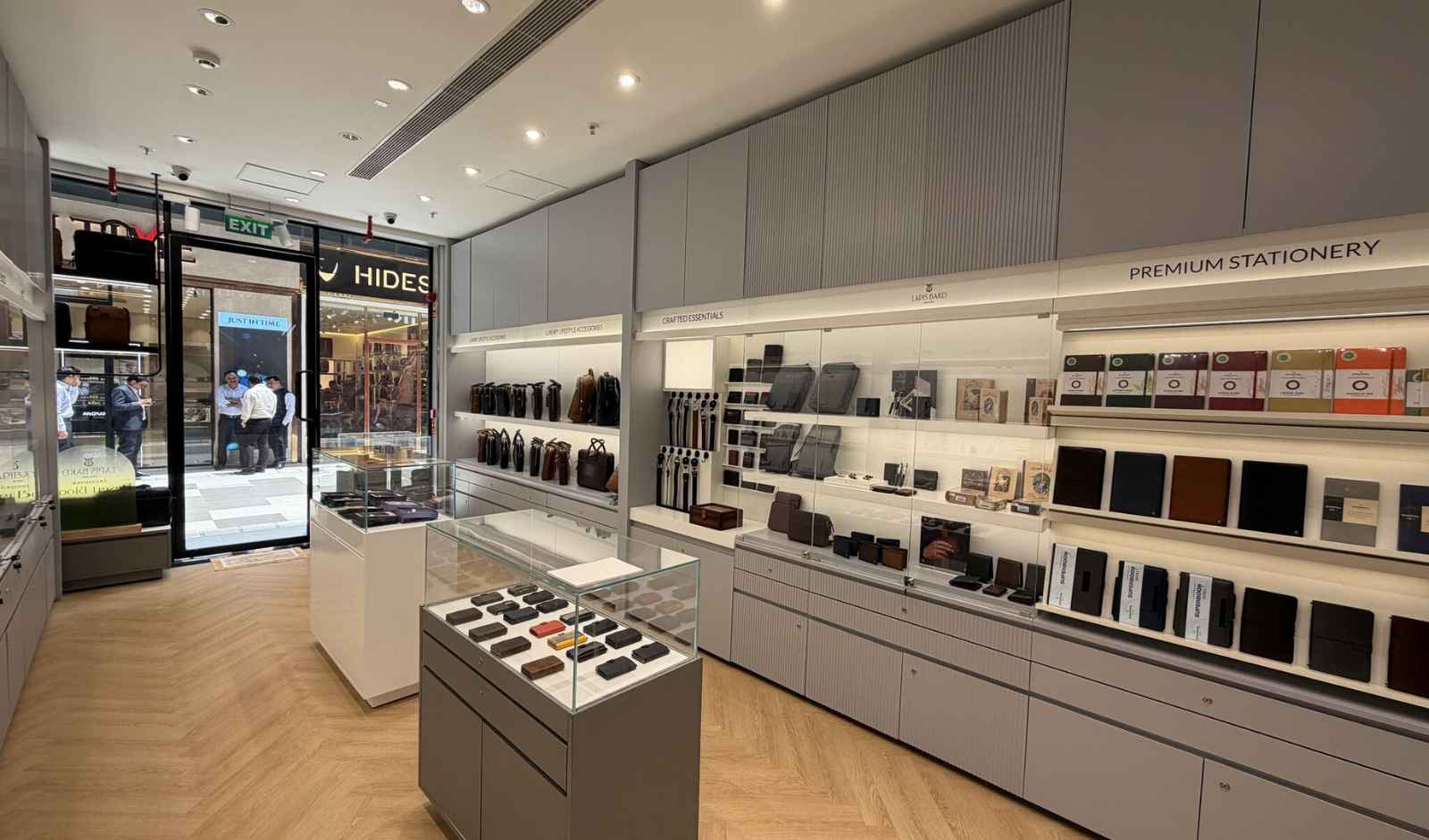 Premium Retailer William Penn Launches New Outlet at DLF Summit Plaza