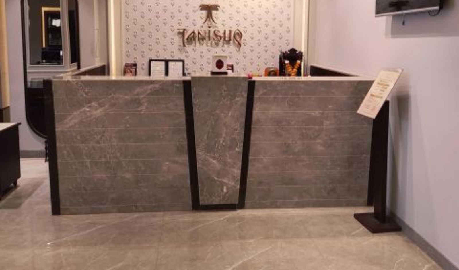 Tanishq Strengthens Gujarat Presence with New Store Opening in Bhuj