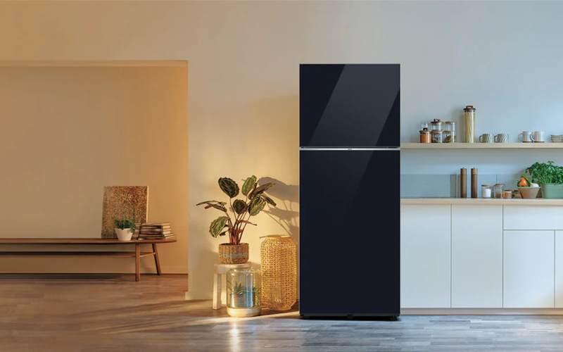 Samsung: Stylish and Feature-Packed