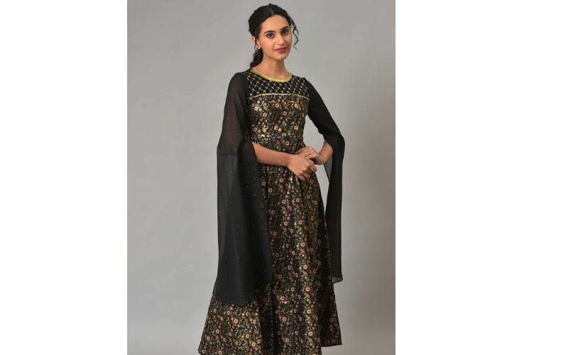 Top 10 Affordable Indian Brands for Wedding Shopping 