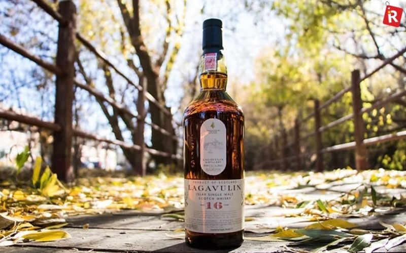 Lagavulin 16 Year Old