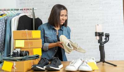 What are the Merits and Demerits of Influencer Marketing 