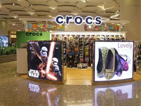 sm aura crocs